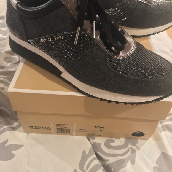 MICHAEL KORS Allie Flannel Trainer Sz.10 EUC 💎 - Picture 5 of 6